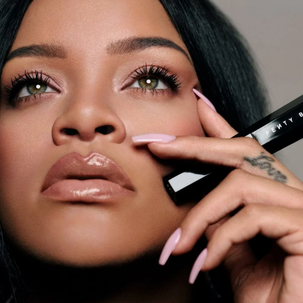 FENTY BEAUTY HELLA THICC VOLUMIZING MASCARA.